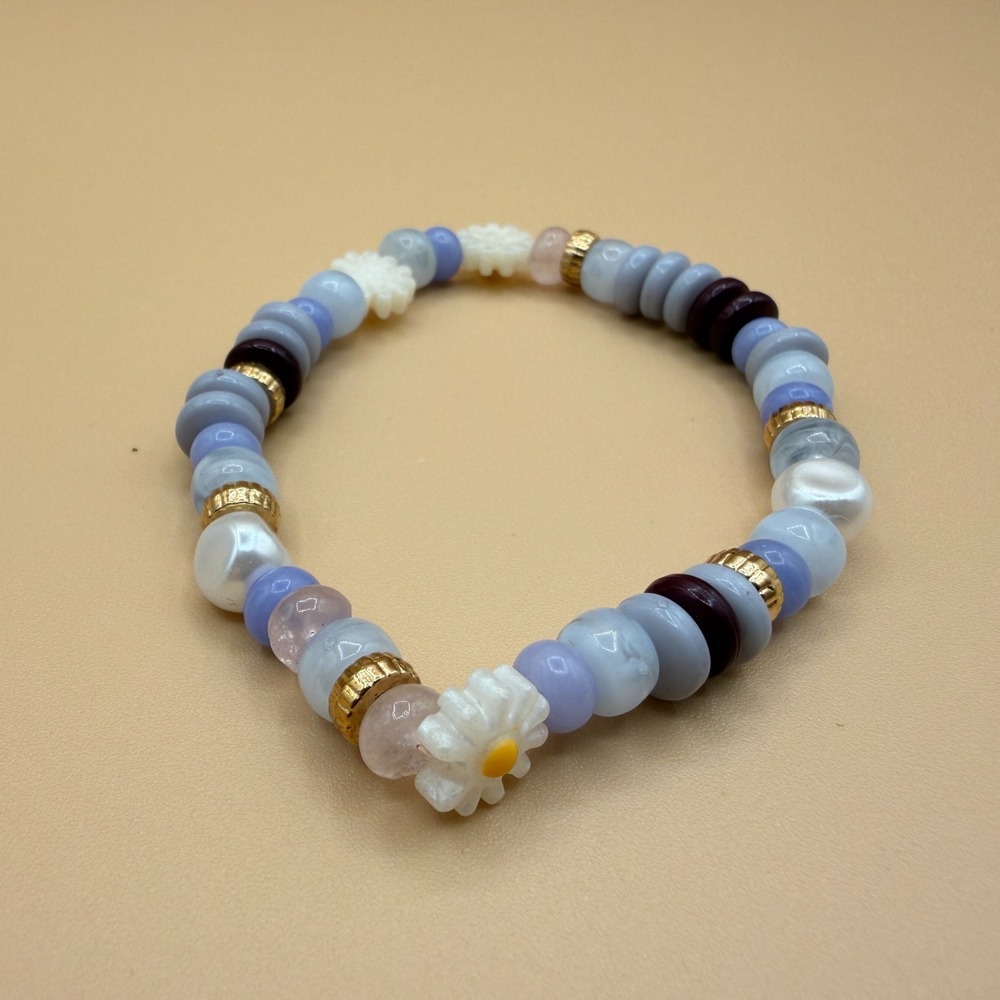 Pastel Blue Lavender Daisy Flower Stretch Bracelet Gold Tone Cottagecore Gift